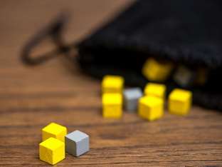 A Fistful of Meeples. Компоненти