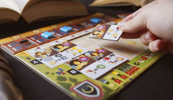 Alma Mater. Компоненти