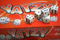 Настольная игра Yatzy (Яцзы, Покер на кубиках)